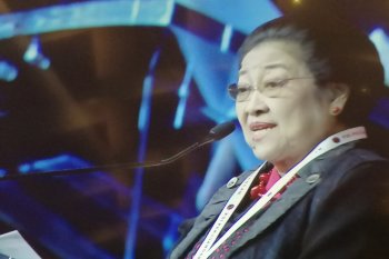 Megawati Soekarnoputri ingatkan kader PDIP jangan jadi politisi populis