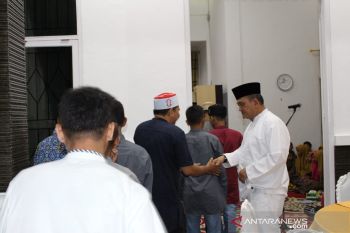 Kajati Sumbar Amran gelar syukuran dan santuni anak yatim