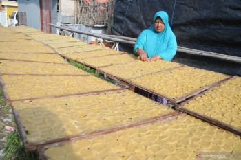 Produksi keripik tempe terkendala cuaca