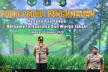 Anggota Polrestro Jaksel wajib tanam bibit pohon jika mau naik pangkat