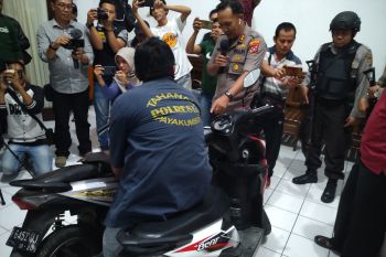 Waspada! spesialis pencuri barang dalam jok motor,  dalam hitungan menit bisa  raup Rp23 juta