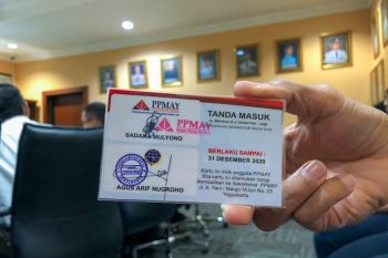 Pemkot Yogyakarta bagikan kartu akses masuk Malioboro untuk pengusaha