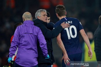 Mourinho: Kane menepi sampai musim depan