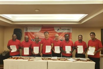 Bupati Puncak Willem Wandik sambut antusias rencana Pertamina dirikan SPBU