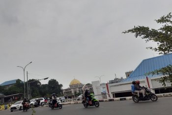 Kabut asap selimuti Kota Batam