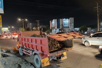 Pemkot Bandarlampung bersihkan saluran drainase
