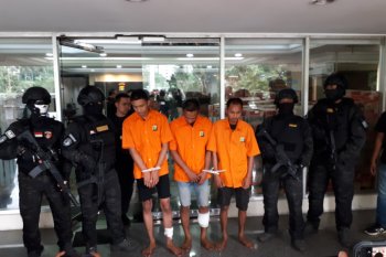 Polda Metro Jaya bekuk tiga perampok sopir taksi daring