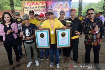 Durian Kalteng ikuti  kontes di Desa Kiram