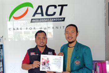 HIMAFI UNILA salurkan bantuan peduli banjir dan longsor ke ACT Lampung