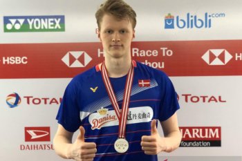 Antonsen mundur,  Jonatan ke semifinal Indonesia Open