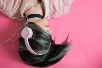 Kapan harus bersihkan 'earphones' agar tak jadi sarang kuman?