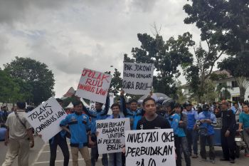 Pekerja Batam tolak penerapan Omnibus Law