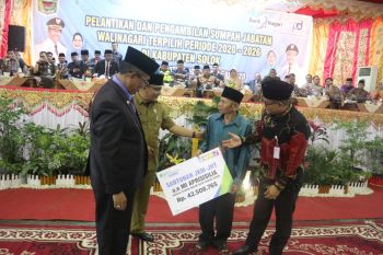 Ahli waris petugas pemilihan Wali Nagari terima santunan jaminan kematian