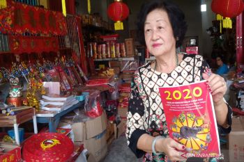Pernak-pernik Imlek di Banjarmasin masih sepi pembeli