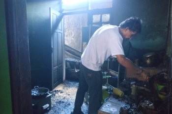 Si Jago merah hanguskan kos-kosan di Banggai, Sulteng