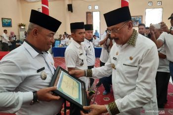 3 Desa dan Kecamatan dapat penghargaan karena tertib administrasi