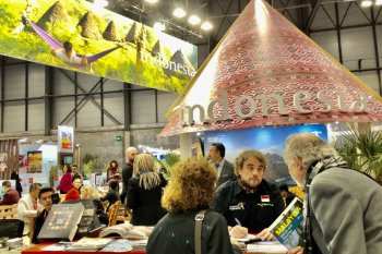 Wisatawan Spanyol berburu info di FITUR Madrid 2020