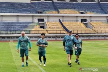 Ezechiel Ndouassel hengkang pelatih Persib akui telah memantau Bruno Matos