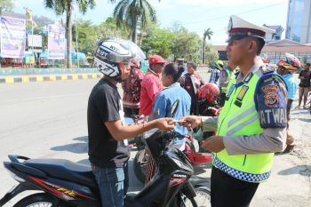Puluhan warga Jayapura pemilik motor dikenakan sanksi tilang polisi