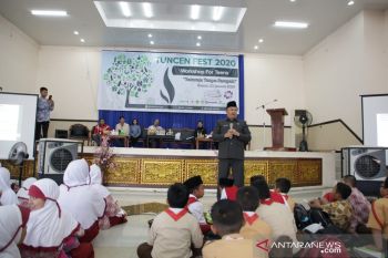 DLH Ogan Komering Ulu olah sampah  jadi produk kreatif
