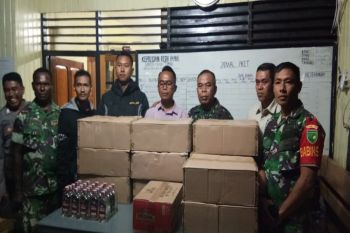 Razia gabungan TNI-Polri amankan 564 botol minuman beralkohol di Kabupaten Paniai