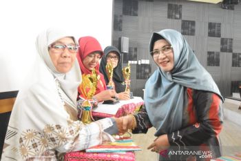 Tingkatkan silaturahmi dan kerja sama Dharma Wanita Persatuan di ULM