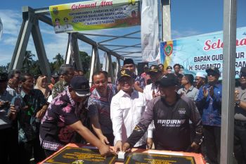 Sugianto resmikan dua jembatan penghubung antar kabupaten di DAS Barito