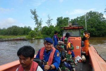 Kapal nelayan di Lampung Timur tenggelam dihantam ombak, dua selamat, tiga hilang