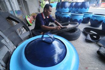 Bak sampah dari ban bekas