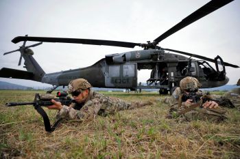 Ledakan bom mobil di pangkalan militer Kolombia lukai 36 orang