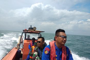 Tiga nelayan yang hilang di laut Lampung Timur ditemukan selamat