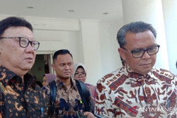 Nurdin Abdullah pastikan tidak ada penghapusan tenaga honorer di Sulsel