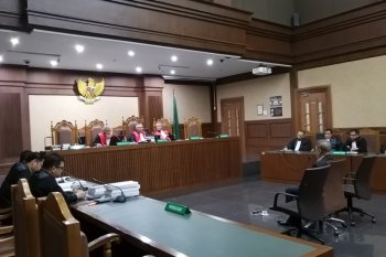 Pengusaha penyuap Gubernur Kepri dituntut dua tahun penjara dan denda  Rp100 juta