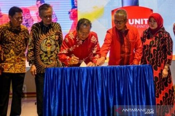 Gubernur - Bank Sulteng tanda tangani pengembangan Bank Sulteng