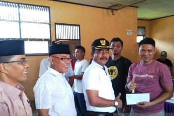 Bantuan Baznas Pasaman Barat kepada karyawan PT Inkud Agritama Kinali menuai pro dan kontra