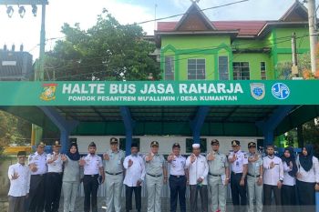 PT. Jasa Raharja (Persero) Cabang Riau gunting Pita Halte di Kampar