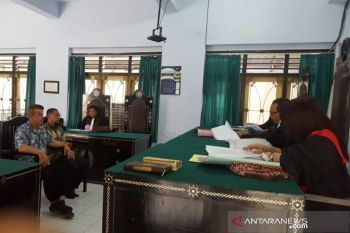 Bule Australia rusak kantor perusahaan boat di Trawangan divonis satu tahun penjara