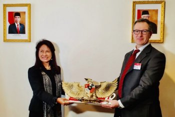 Dubes Esti melantik Konsul Kehormatan RI di Florence, Italia