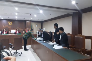 Asisten Imam Nahrawi jalani sidang perdana