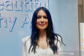 Rahasia awet muda ala Sophia Latjuba