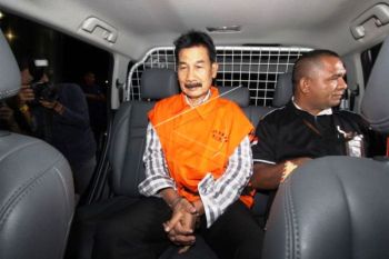 BUPATI SOLOK SELATAN DITAHAN