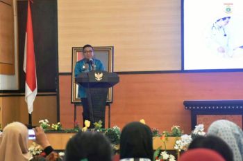 Disnaker Sulbar gelar seminar "Caregiver" untuk lahirkan perawat profesional