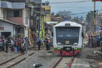 Uji coba perlintasan kereta api Cibatu - Garut