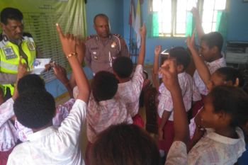 Polres Merauke rekrut peserta Bhayangkara Cilik di  Sekolah Dasar