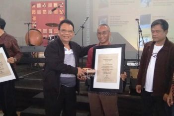 Sastrawan Lampung Semacca Andanant  raih hadiah Sastra Rancage 2020