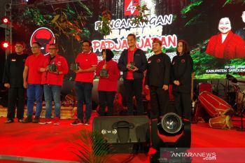 PDIP  tanam 220.000 bibit pohon penghijauan di Jawa Barat
