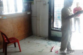 Tak terima diberhentikan, keluarga eks kades ngamuk rusak kantor camat di Aceh