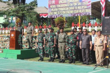 Tentara Indonesia-Malaysia patroli bersama di batas negara