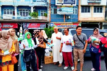 Ormas Islam di Kabupaten OKU bagikan masker  antisipasi virus Corona