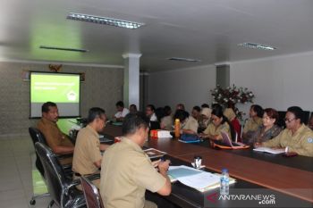 Bupati Jayawijaya berikan 20 hari bagi Dinkes setempat benahi data pelayanan